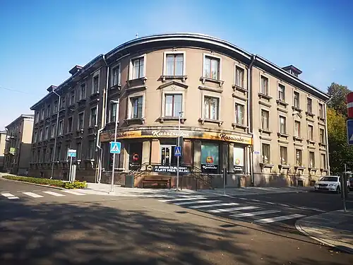 Угловой дом по адресу ул. Койду 11 на перекрёстке с улицей А. Адамсона