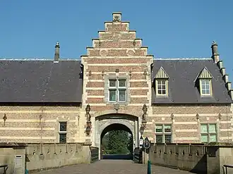 Мост, ведущий в форбург