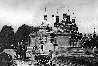 Троицкий собор и Казанская церковь (справа) Казанского Головинского монастыря. Фотограф А. Мазурин. Конец XIX века