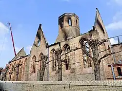 через 3 дня после пожара 26 марта 2013. Вид сбоку