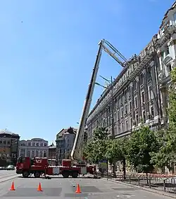 Разбор завалов на площади Конституции