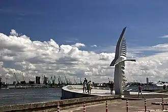 Скульптура "Альбатрос"