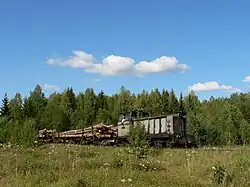 ТУ7-2039 с грузовым поездом