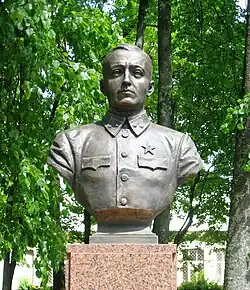 Бюст К.&nbsp;И.&nbsp;Ракутина в городе Ельня.