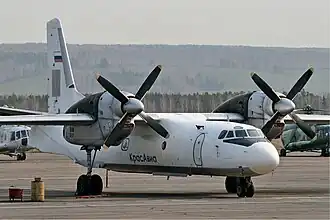 Ан-32 авиакомпании «КрасАвиа» в аэропорту Черемшанка, 2009 год