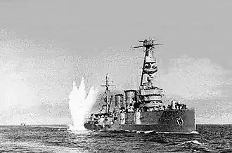 Крейсер «Красный Крым» Черноморского флота под огнём противника при прорыве в осаждённый Севастополь, 1942 год.