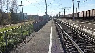 Вид на платформы с северного края.