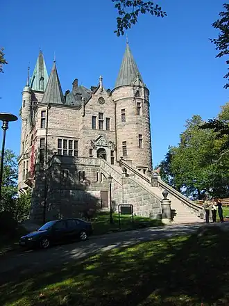 Вид замка с южной стороны