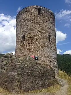 Круглая башня в южной части комплекса