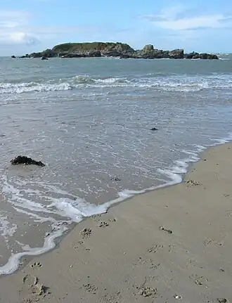 Вид острова со стороны Джерси