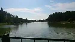 Озеро, вид на исток