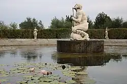 Бассейн. Фонтан фавна