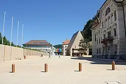 Ландтаг и правительственные здания в июле 2010 года