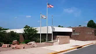 Школа в Лэнгли