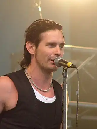 Лаури Тяхкя и группа Элонкерью в 2008 году