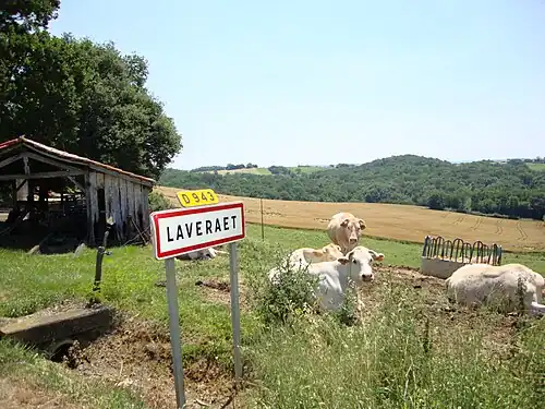 Знак на въезде в Лавераэт