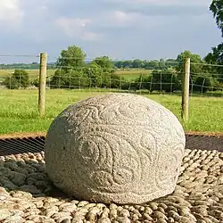 Орнаментированный камень