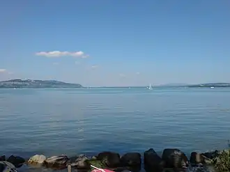 Фотография озера в июле 2008 года