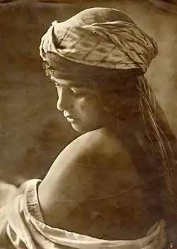 Девушка по имени Аяда, 1900-1910 г.