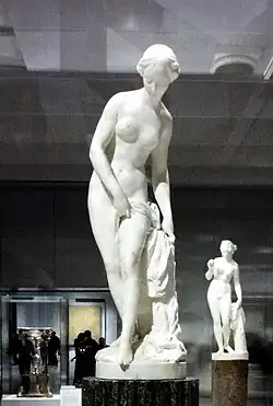 Купальщица. 1757. Мрамор. Лувр-Ланс, Париж