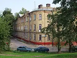 Угол Жукова проезда (№ 21, снесён в 2023 году) и Летниковской улицы.