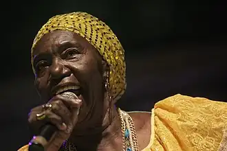 Лия де Итамарака́[порт.], одна из самых известных исполнительниц сиранды