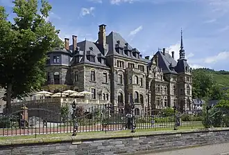 Главный фасад замка со стороны Мозеля