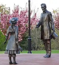 Памятник Линкольну и Грейс Беделл в Уэстфилде