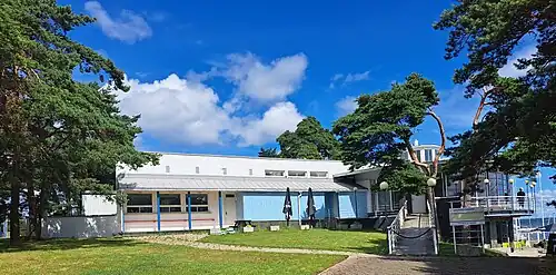 Контора порта Лохусалу и ресторан-бар