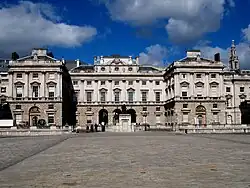 Сомерсет-хаус. Лондон. 1776-1796. Архитектор У. Чеймберс по проекту И. Джонса