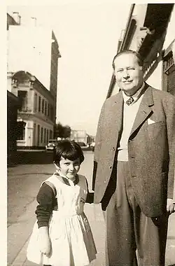 Гуальтерио Лоосер Сальемберг со своей крёстной дочерью