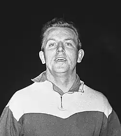 Люк Бейкер в январе 1955