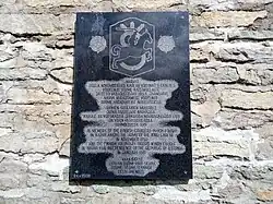 Мемориальная доска финским добровольцам, сражавшимся против русских за Нарву в 1700 и 1919 годах, в Нарвском замке