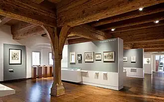 Один из выставочных залов