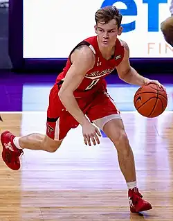 Маккланг во время игры за Техасский университет в 2021&nbsp;году