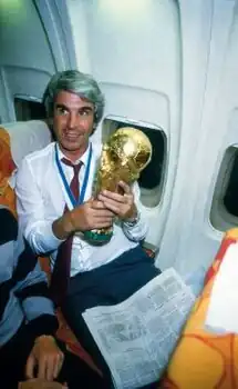Мадеро с Кубком мира в 1986 году