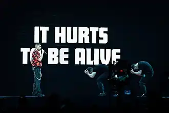 Мамуд на репетиции своего выступления к Евровидению