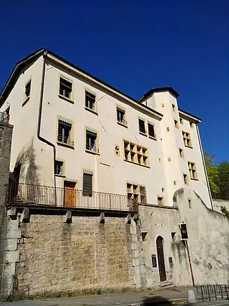 Дом-музей «Дом Паулины Жарико». На заднем плане видна Базилика Нотр-Дам-де-Фурвьер