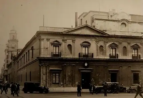 Первое здание UBA (исп.&nbsp;Manzana de las Luces), ок. 1920