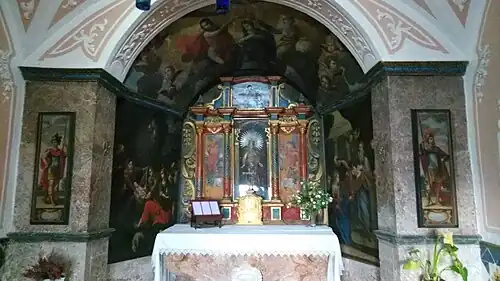 Внутри часовни