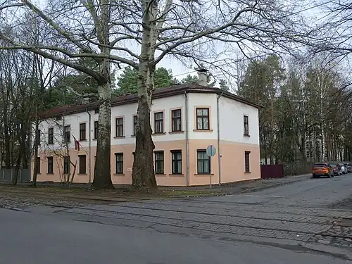 Дом № 6 (угол ул. Эрнестинес)