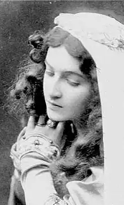 В роли Эльзы в опере «Лоэнгрин» Р. Вагнера