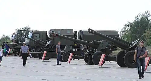 Экспозиция на площадке.