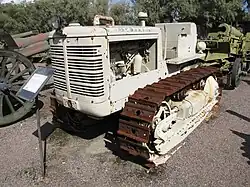 Трактор Интернэйшнл TД-14, использовавшийся финскими войсками как артиллерийский тягач в 1940-х годов.