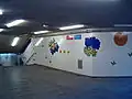 Декорация стен в подземном переходе