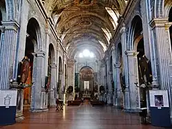 Центральный неф