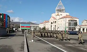 Военный парад в Ханкенди 8 ноября 2023 года. На переднем плане — парадный расчёт 3-го армейского корпуса ВС Азербайджана