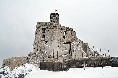 Замок зимой