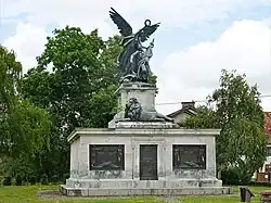 Тот же памятник, общий вид