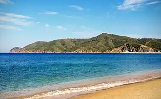 Вид на южную часть Сеутского залива около города Мдик в мае 2018 года